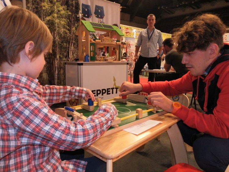 30.09-02.10.2011 Games & Toys