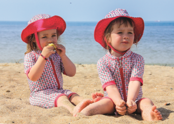 Kostium plażowy z kapeluszem