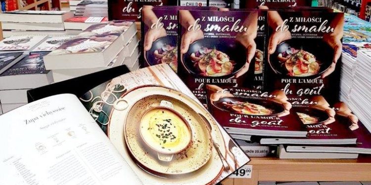 Carrefour rozpoczyna sprzedaż i promocję swojej pierwszej książki na polskim rynku