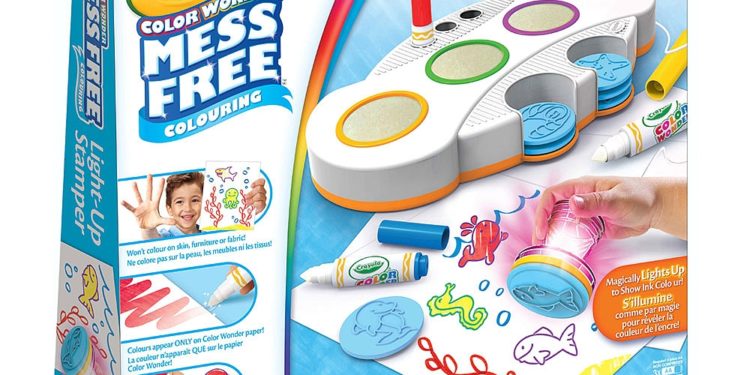 COLOR WONDER – ZESTAW Z PODŚWIETLANYMI STEMPELKAMI