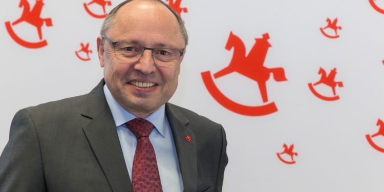 OBSERWUJEMY ZMIANY I NA NIE ODPOWIADAMY