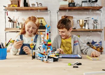 LEGO® BOOST – BUDUJ, PROGRAMUJ, BAW SIĘ! – INNOWACYJNA ZABAWKA LEGO W POLSCE!