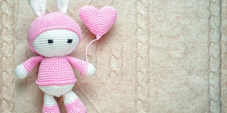 Przez praliny do serca – co Polacy kupują na walentynki?