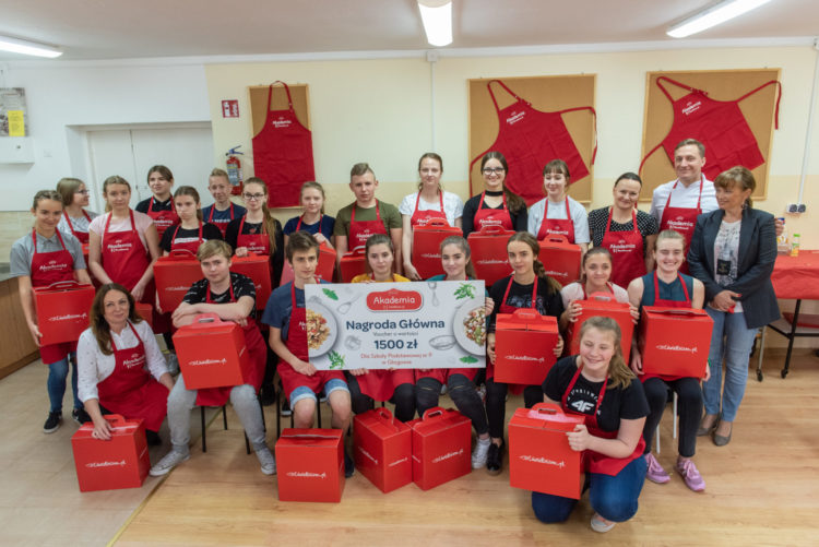 Finałowe warsztaty kulinarne Akademii Uwielbiam Trzy szkoły w Polsce zdobyły nagrodę główną!