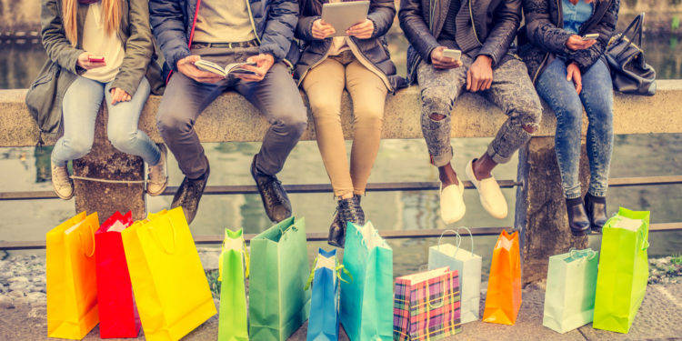 Im mniej kupujemy, tym jesteśmy szczęśliwsi