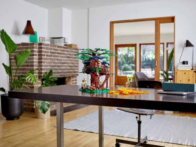 LEGO® IDEAS „DOMEK NA DRZEWIE” Z EKOLOGICZNYCH KLOCKÓW