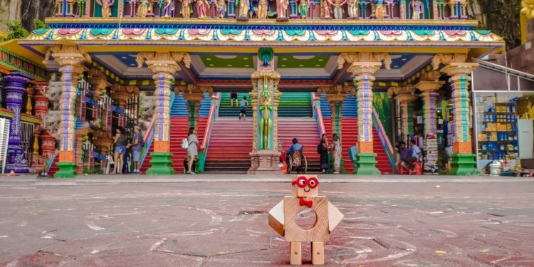 Profesor KOOGLO w Azji