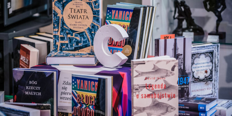 Conrad w księgarniach 2019 – odsłaniamy karty!