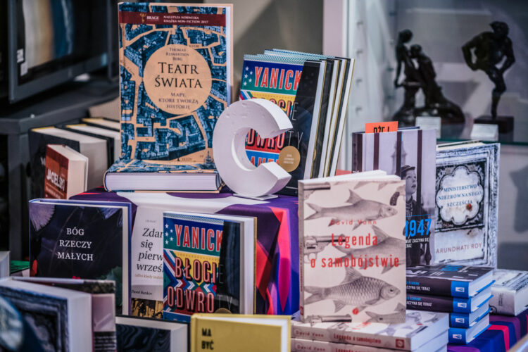 Conrad w księgarniach 2019 – odsłaniamy karty!