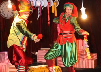 Październikowy i listopadowy repertuar Teatru Maskarada