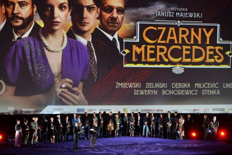 Twórcy filmu i przedstawiciele świata mediów i kultury na premierze „Czarnego Mercedesa” Galeria zdjęć z wydarzenia Najnowszy film Janusza Majewskiego od piątku w kinach