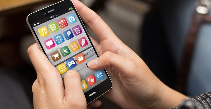 Epidemia e-uzależnień: coraz więcej nastolatków ma syndrom FOMO