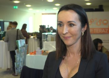 Zakupy online robimy w pracy. Szczególnie pomiędzy 1. a 10. dniem miesiąca