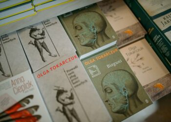 12 tysięcy książek Olgi Tokarczuk sprzedane w ciągu zaledwie 10 godzin! Rekordowa sprzedaż w Empiku!