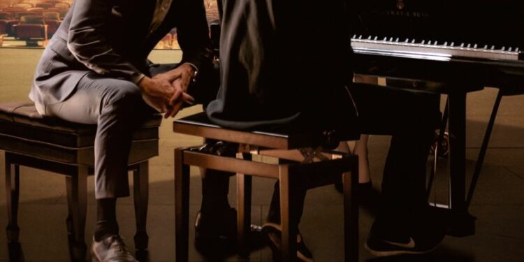 NA WYCIĄGNIĘCIE RĘKI