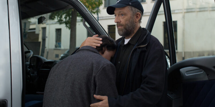 „Wzruszający” i „świetnie zrobiony” obraz o tym, że „wszyscy jesteśmy sobie potrzebni” Rewelacyjnie oceniani „Nadzwyczajni” – w kinach