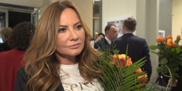 Dorota Goldpoint: W swojej książce piszę o tym, jak przyjmować pierwsze oznaki starzenia, mierzyć się z bezlitosnym PESEL-em i dostrzegać w tym potencjał