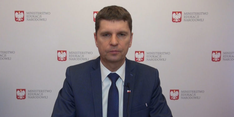 Minister edukacji narodowej: Rozważamy rezygnację z ustnych matur i przygotowujemy się do ewentualnej nauki zdalnej od nowego roku szkolnego