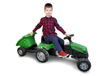 Traktor z przyczepką ARTYK 012150