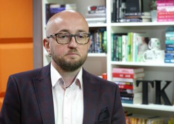 Dobry okres dla księgarni internetowych. Ze względu na bezpieczeństwo zyskiwały również e-booki