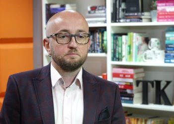 Dobry okres dla księgarni internetowych. Ze względu na bezpieczeństwo zyskiwały również e-booki