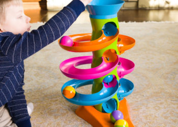 Zakręcona Zjeżdżalnia dla Kulek RollAgain.