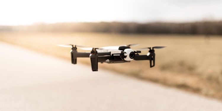 W czasie noworocznych wyprzedaży w dół poszły ceny dronów i laptopów, za to w górę ceny zabawek oraz drobnego AGD