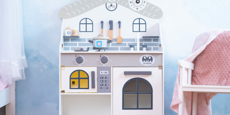 Malowany Las Drewniana kuchnia ze światłem i akcesoriami szara Domek