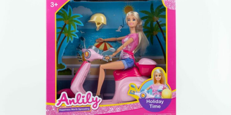 Lalka Anlily na skuterze – Holiday Time