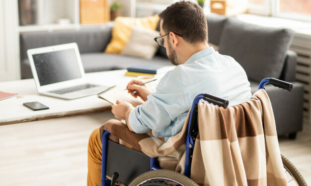 Poradnik dla pracodawców, którzy chcą zatrudniać osoby niepełnosprawne