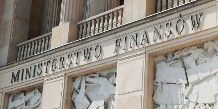 Dane z MF: Skarbówka w czasie pandemii wyhamowała kontrole. Dane pokazują dwucyfrowy spadek
