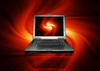 Rekordowe wzrosty sprzedaży komputerów PC w pierwszym kwartale 2021 roku. Popyt może się utrzymać nawet po złagodzeniu pandemicznych obostrzeń