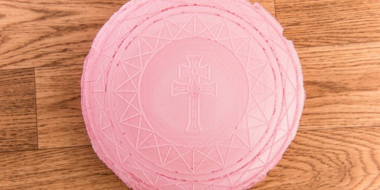 Komunie i wesela na zewnątrz i z limitem