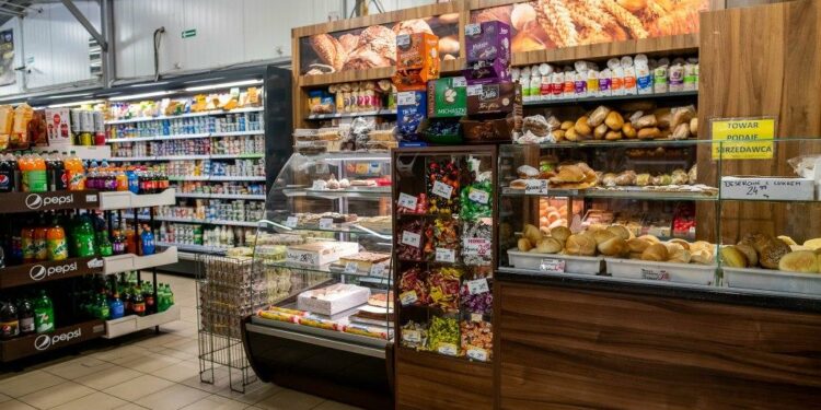 Maj pod znakiem dobrych nastrojów w małych i średnich sklepach. Wskaźniki NHT na wysokich poziomach. Badanie danych M/platform dla segmentu handlu tradycyjnego