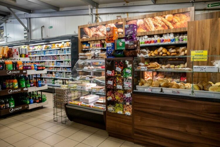 Maj pod znakiem dobrych nastrojów w małych i średnich sklepach. Wskaźniki NHT na wysokich poziomach. Badanie danych M/platform dla segmentu handlu tradycyjnego