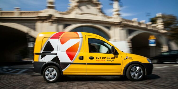 Allegro przejmuje X-press Couriers, firmę kurierską realizującą dostawy tego samego dnia, jako uzupełnienie usług fulfillment oraz oferty sieci automatów paczkowych