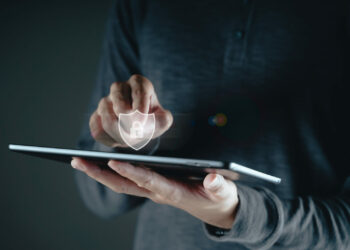 Przygody Profesora i N@tki, czyli jak mądrze korzystać z internetu. Nowy kurs e-learningowy o cyberbezpieczeństwie dla najmłodszych