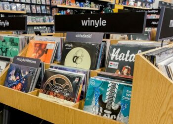 Winyle na TOPie. Empik notuje dwucyfrowe wzrosty i rozwija ofertę w salonach