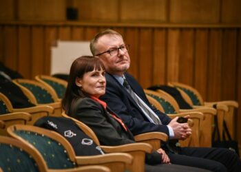 Pierwszy rok działalności Instytutu De Republica