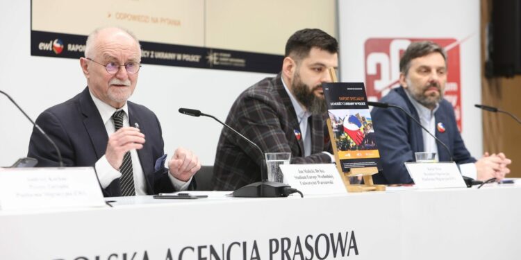 Badanie: 63 proc. uchodźców z Ukrainy chce pracować w Polsce, ale tylko co trzeci pozostać tu na dłużej