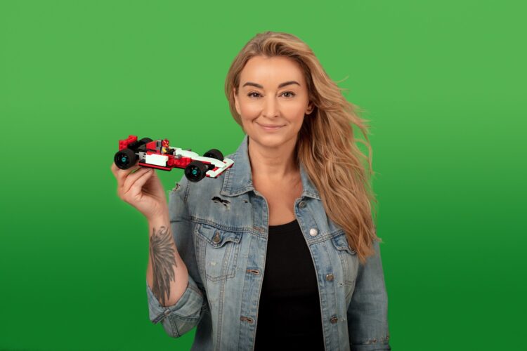 Powtarzane schematy wychowania dziewczynek ograniczają ich swobodę wyrażania siebie