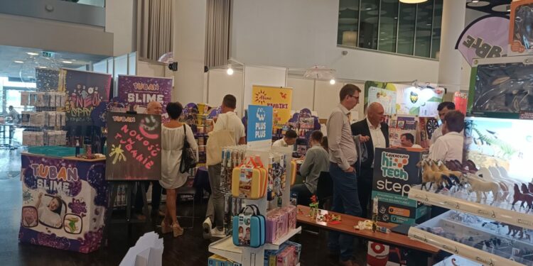 Targi hybrydowe w Rekman – wygodne kontraktacje dopasowane do klienta