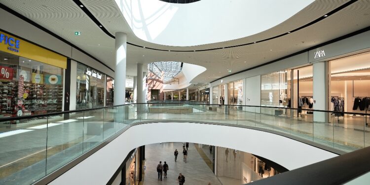 OBROTY I ODWIEDZALONOŚĆ W CENTRACH HANDLOWYCH –CZERWIEC 2023 R.