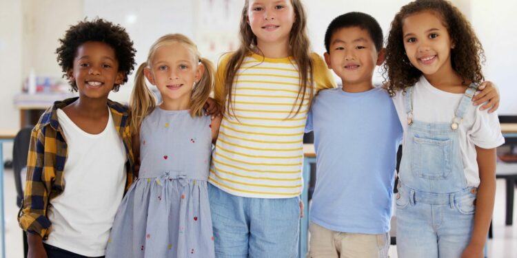 Nowoczesne i tradycyjne pomoce naukowe — interaktywne tablice i plansze dydaktyczne